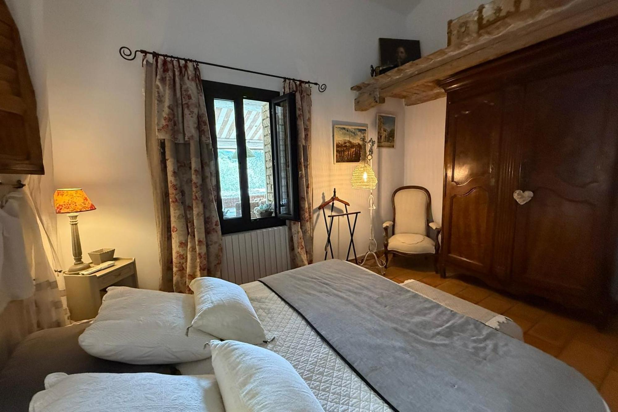 Beautiful Provencal Villa With Pool And Jacuzzi Lacoste  Buitenkant foto